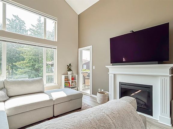 3rd image of 2823 Jacklin Rd #403