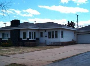 426 E 33rd St, Hibbing, MN 55746