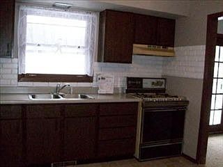 4th image of 2820 Crowsnest Dr