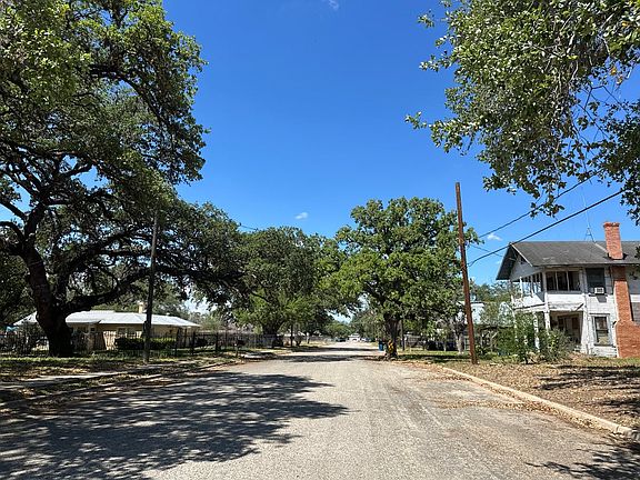 5th image of 623 San Antonio St