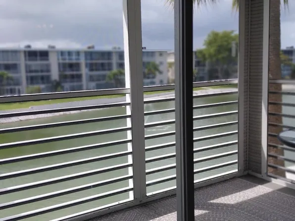 2616 Garden Drive N #303, Lake Worth Beach, FL 33461