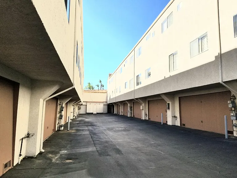 10444 Canoga Ave #33 — Photo 19