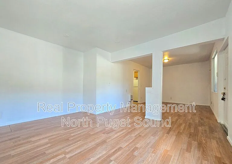 15602 Ash Way #1 — Photo 6