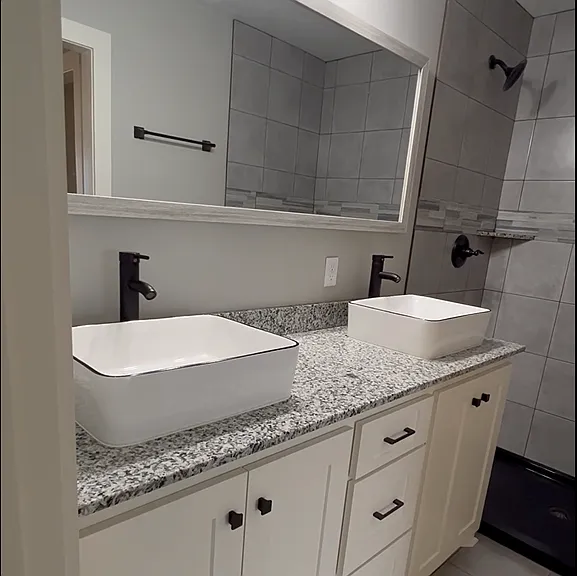 master bath double vanity w/ standup shower