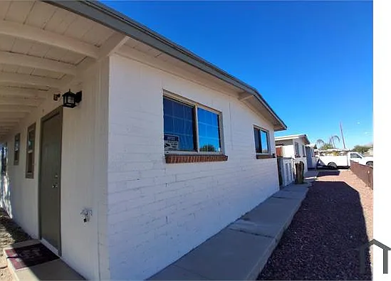 2 bed, 720 sqft, $1,200 — Photo 2