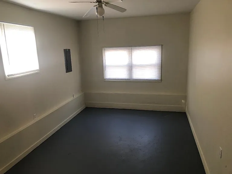 805 N Springer St — Photo 13