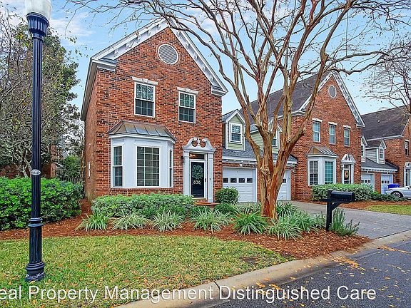 2nd image of 836 Fountain Ln