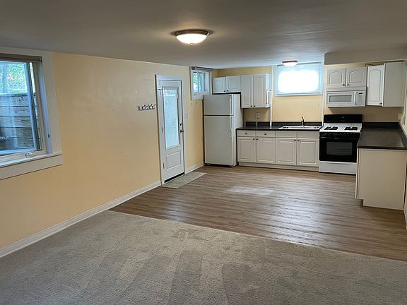 Entry to kitchen
