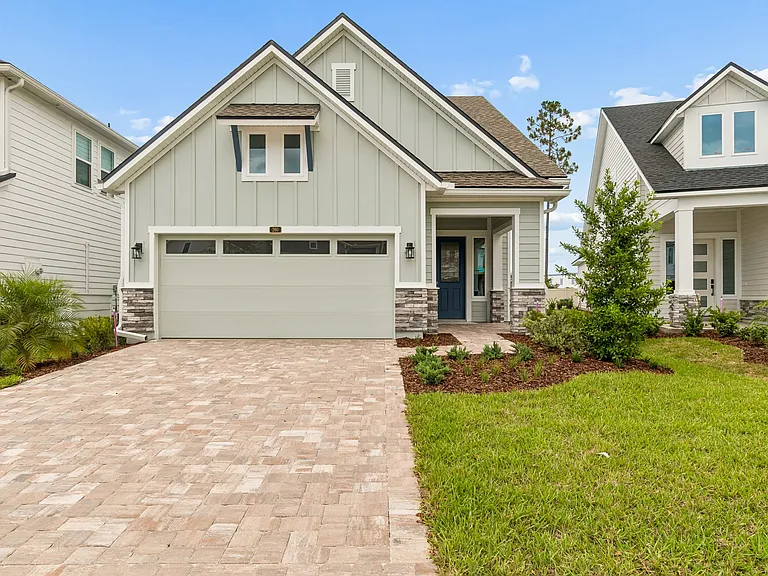260 Sutton Dr — Photo 1