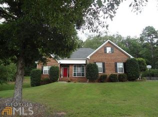 130 Shoreline Dr, Fayetteville, GA 30215