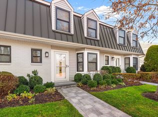 50 Hubbard Ln UNIT 32, Southampton, NY 11968