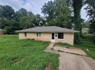 2725 Drewry Ln, Winston Salem, NC 27105