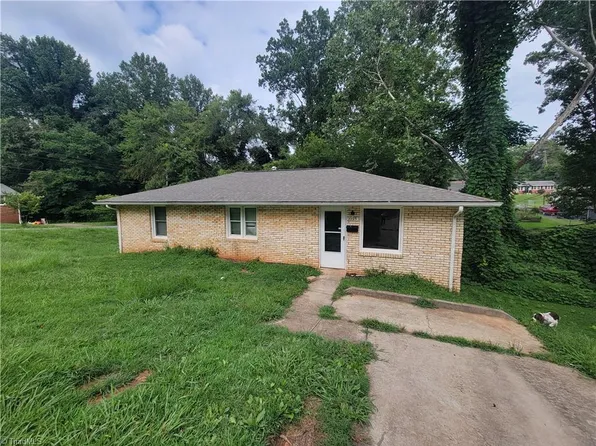 2725 Drewry Ln, Winston Salem, NC 27105