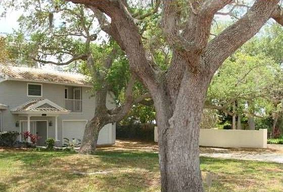 1st image of 7795 Holiday Dr N