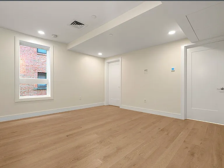 301 Border St #402 — Photo 18