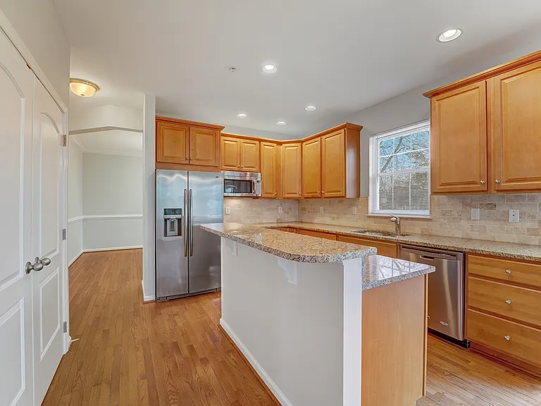 609 Tebbston Dr — Photo 37