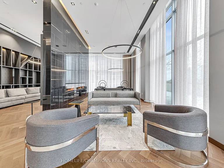 225 Village Green Sq #Penthouse 08 — Photo 30