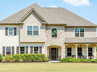 345 Grandmas Ln, Fayetteville, GA