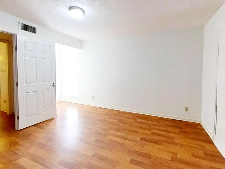 108 Mill Creek Dr — Photo 12