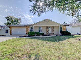 714 Greenridge Ln, Saint Peters, MO 63376