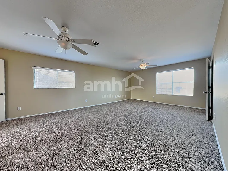 937 Iona Dr — Photo 10