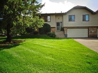 847 Sherwood Rd, Shoreview, MN 55126