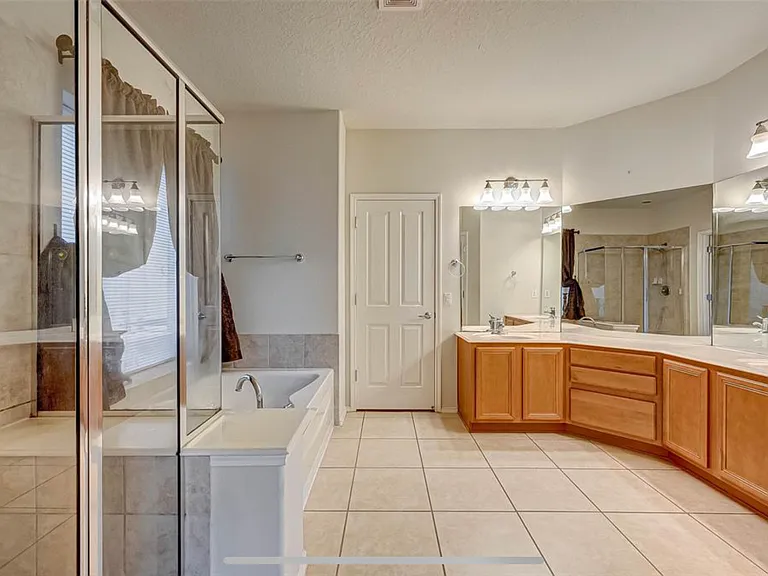 26031 Crestford Park Ln — Photo 7