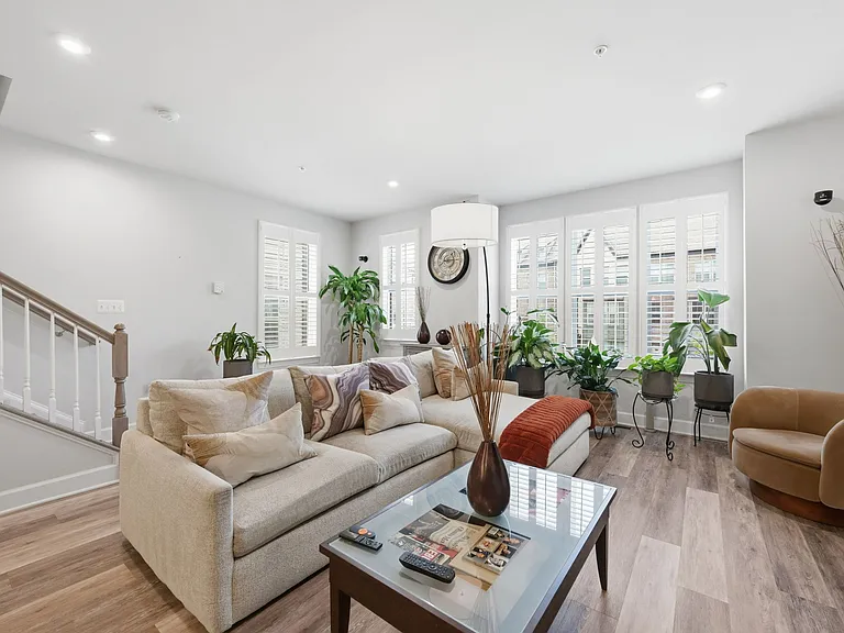 9553 Capital Ln #1 — Photo 35