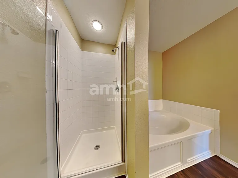 925 Hawthorne Rd — Photo 12