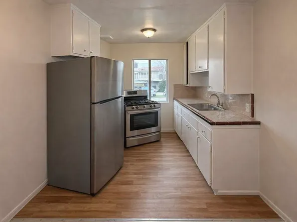 1st Street, 4555 W 1st St APT 4, Los Angeles, CA 90004