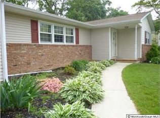 126 Woodridge Ave, Toms River, NJ 08755