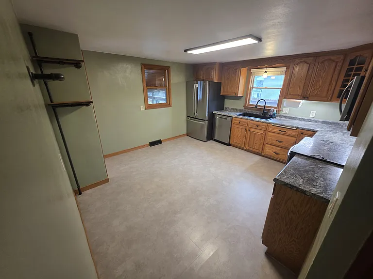 546 Hubbell St — Photo 5
