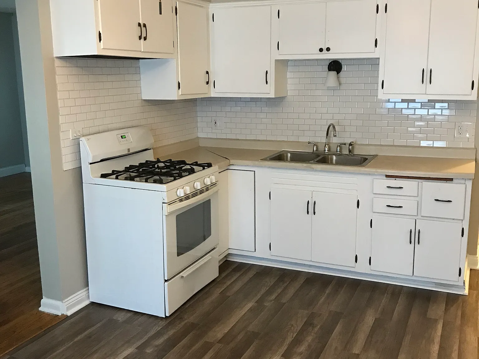 127 College St — Photo 3