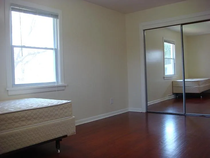 1022 E Colvin St — Photo 6