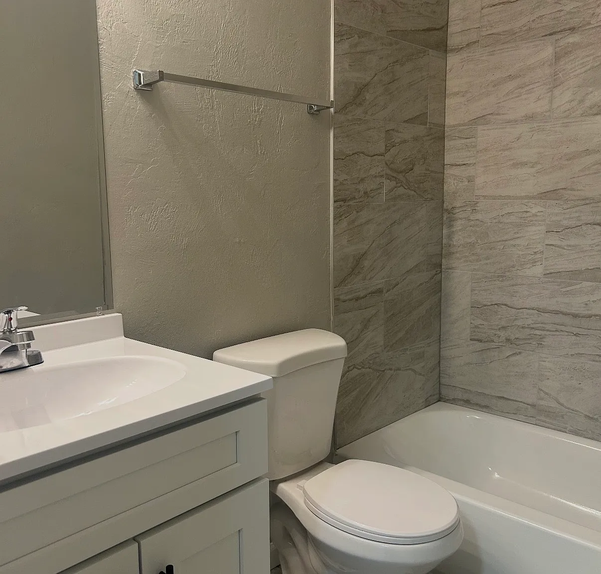 1533 South Bronough Street — Photo 4