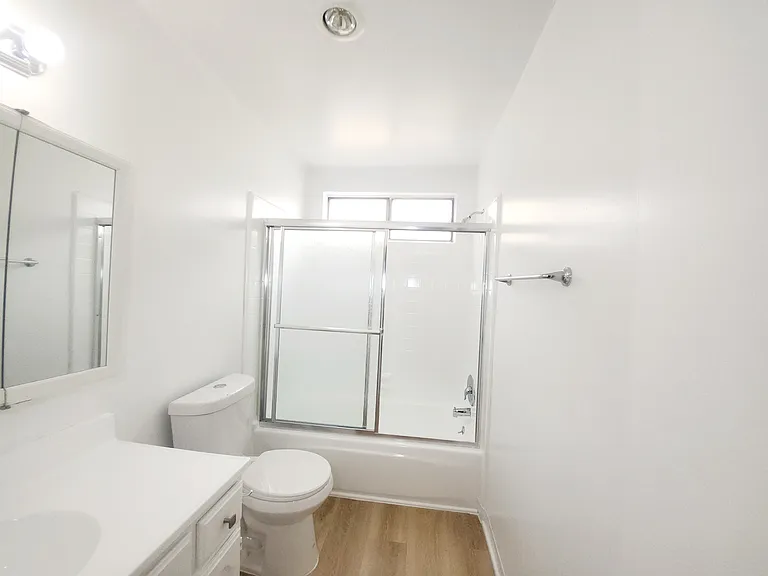 123 S Catalina Street — Photo 22
