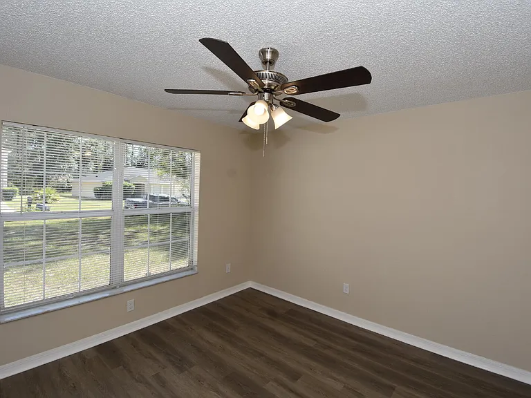 6 Seckel Ct — Photo 14