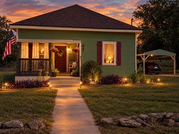 547 E Hill St, Hamilton, TX 76531