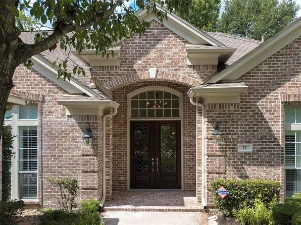 22 Champion Villa Dr, Houston, TX 77069