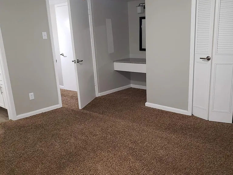 Camelot Apartments — Photo 73