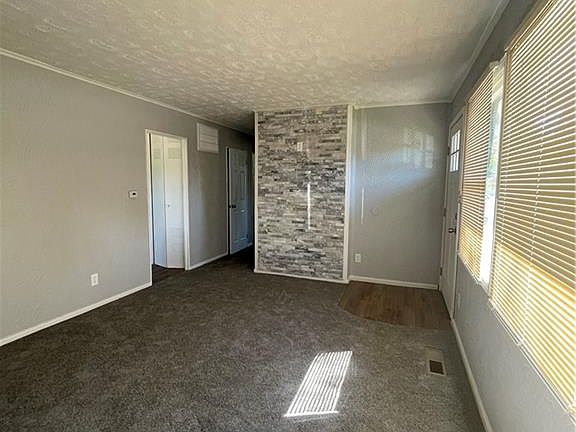 3rd image of 4951 Live Oak Dr