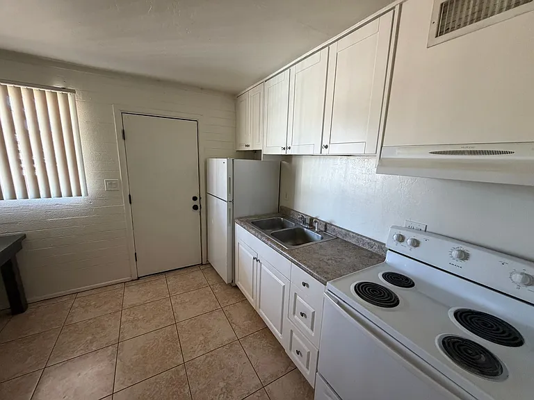 2150 W Missouri Ave #109 — Photo 7