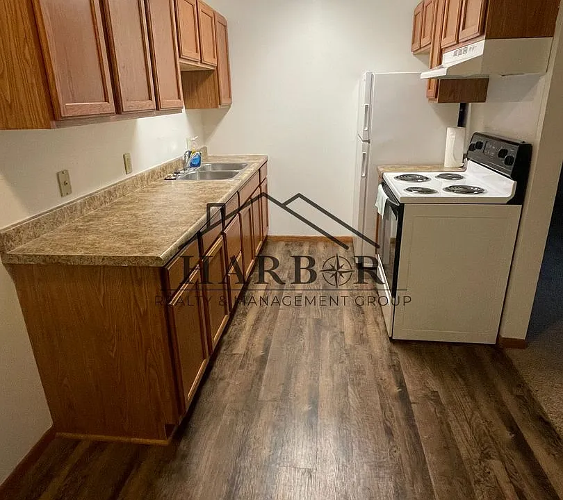 115 1st Ave NE #201