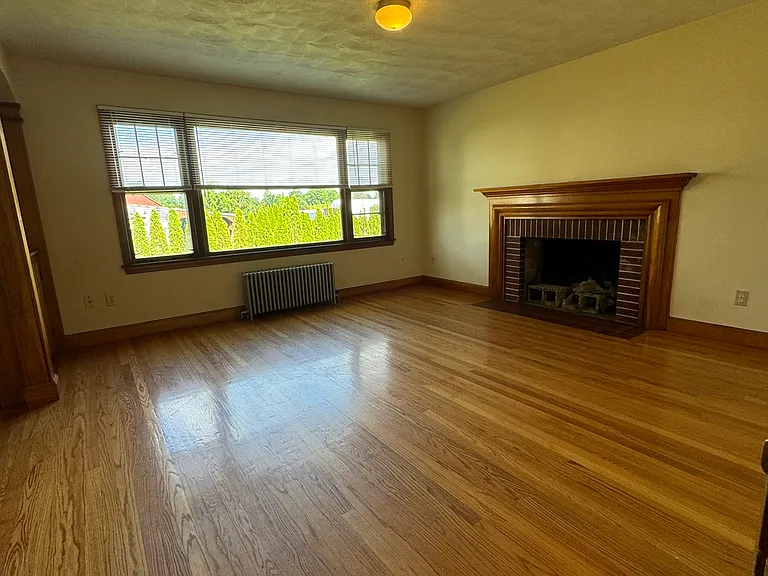 174 Russell St — Photo 9