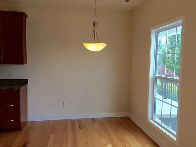 185 Phoenix Blvd NW — Photo 7