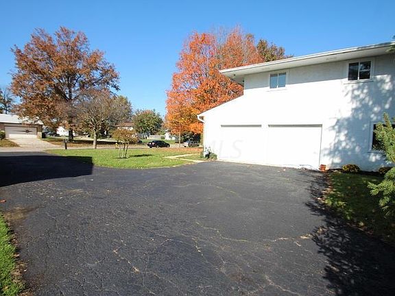5th image of 374 Briarwood Dr