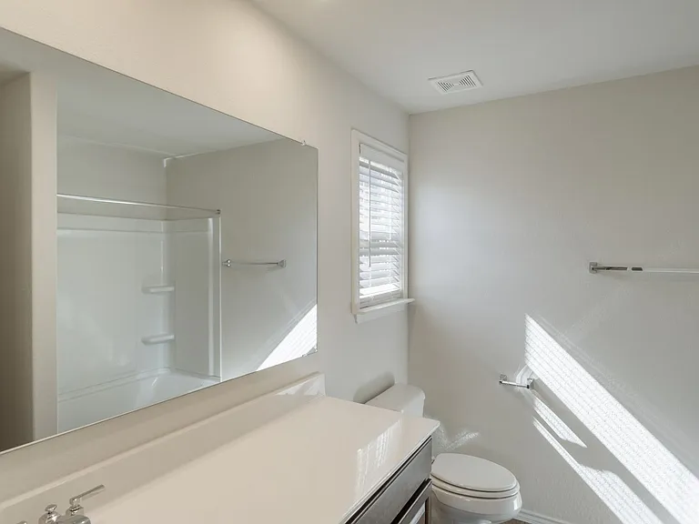 6319 Antares — Photo 16