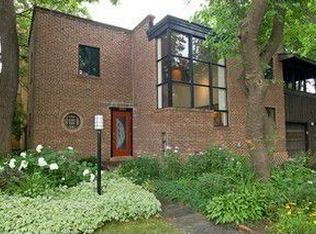 3252 W Victoria St, Chicago, IL 60659