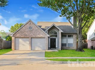 305 Meandering Way, Red oak, TX 75154