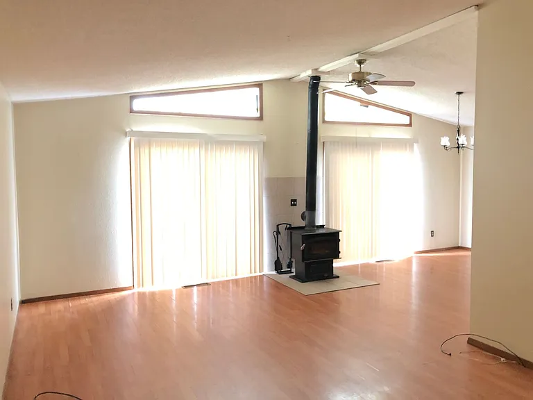 6 Netherton Ln — Photo 2